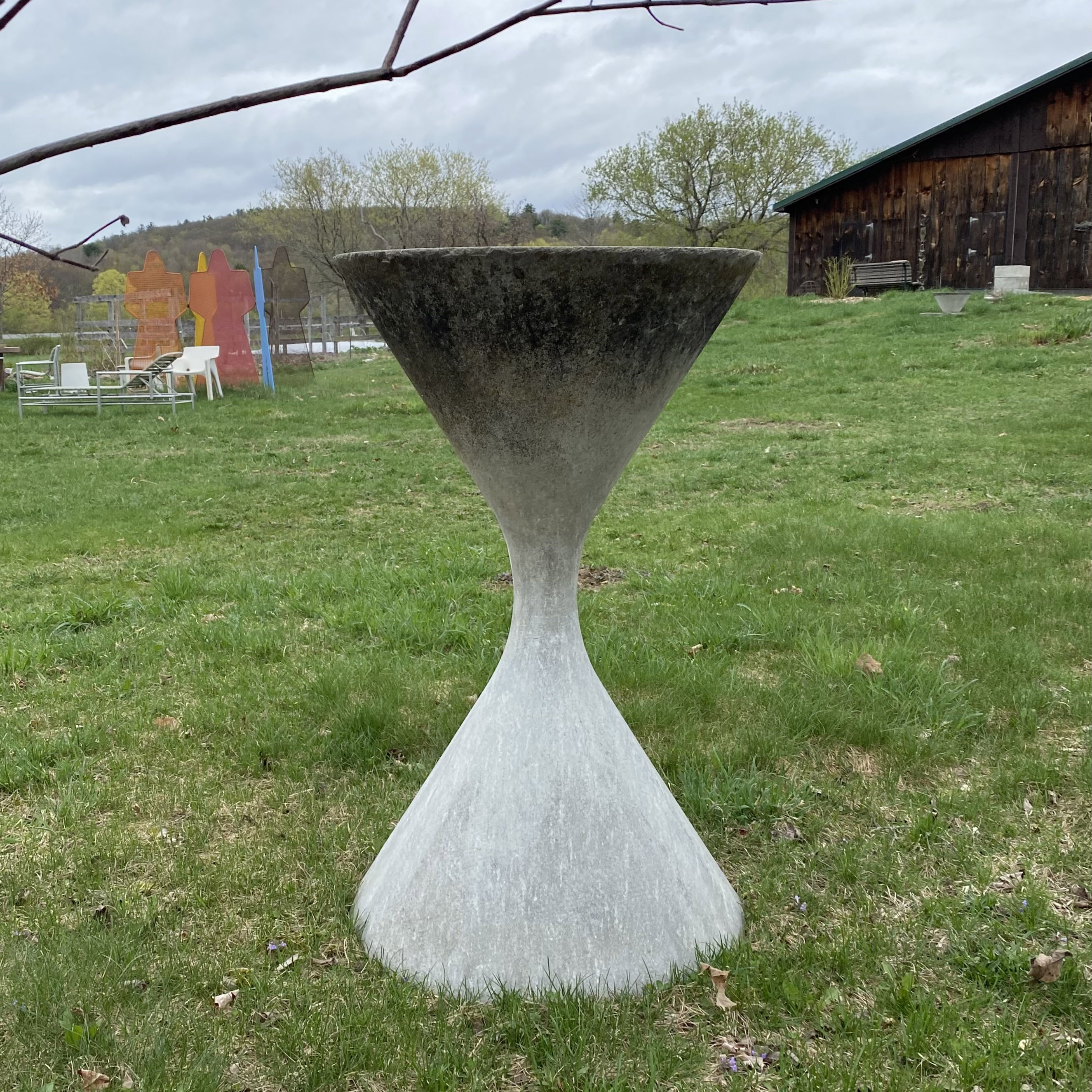 Hourglass Planter by Willy Guhl Image